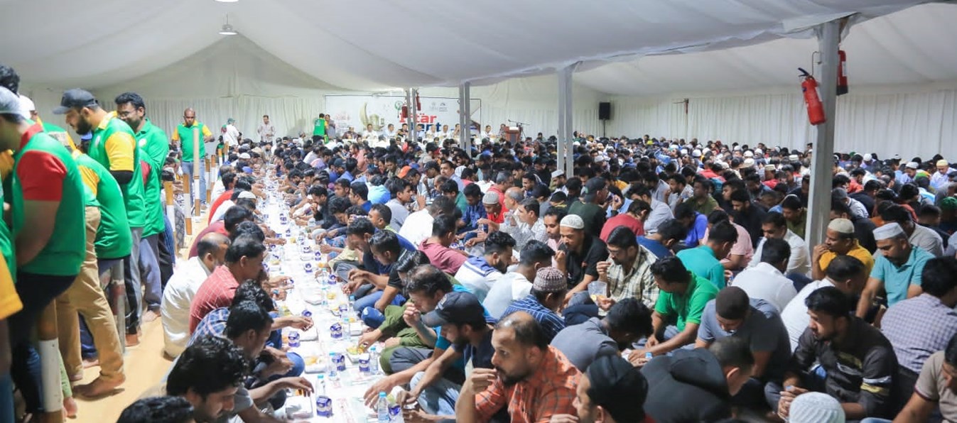 Workers' Iftar In Ramadan Tents 2A إفطار العمال في الخيم الرمضانية